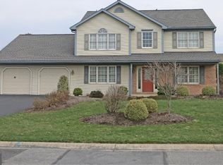 437 Coronet Dr, Blandon, PA 19510