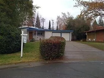 3675 Montclaire St photo 1