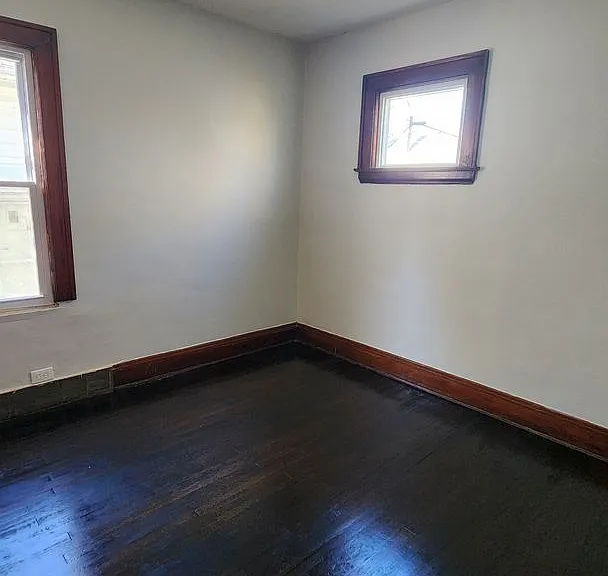 10401 Homeworth Ave — Photo 10