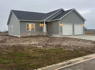 16652 Pembrooke Ct, Carlyle, IL