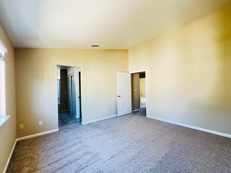 1476 Gentry Ln — Photo 7