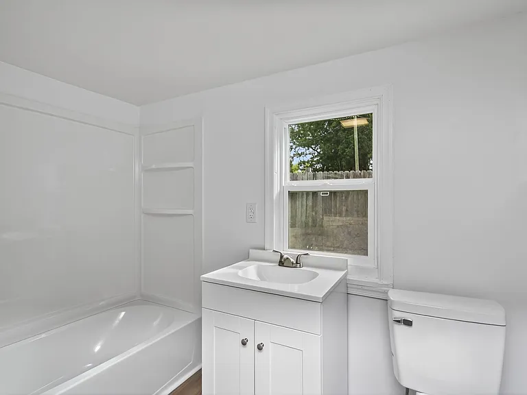 Debree Ave — Photo 6