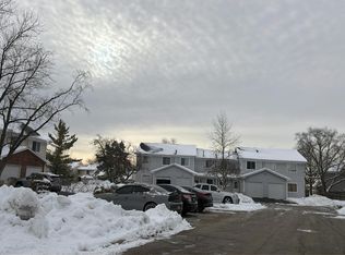 527 Alton Ct, Carol Stream, IL 60188