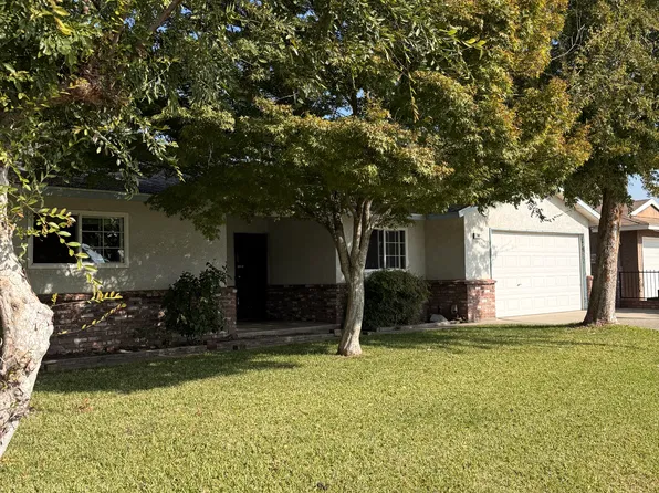 762 1/2 12th St, Sanger, CA 93657