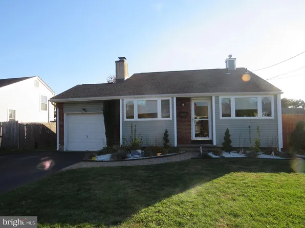 6 Hastings Rd, Hamilton, NJ 08620