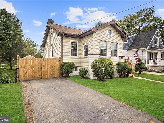 3rd image of 109 Stewart Ave