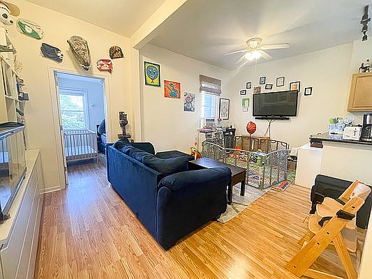 3rd image of 2242 29th St #2