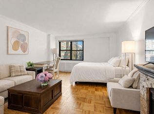 301 E 69th St APT 3N, New York, NY