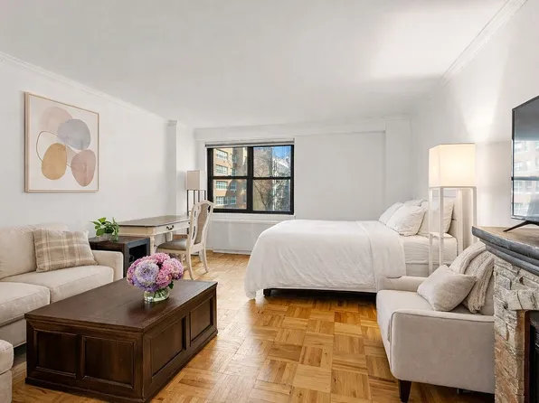 301 E 69th St APT 3N, New York, NY 10021
