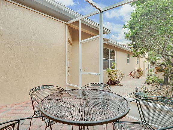 4th image of 4518 Carlton Golf Dr