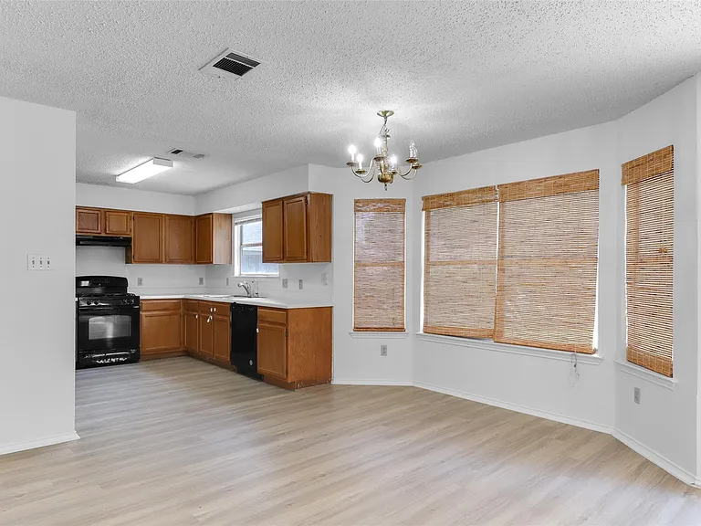 8313 Columbia Falls Dr — Photo 7
