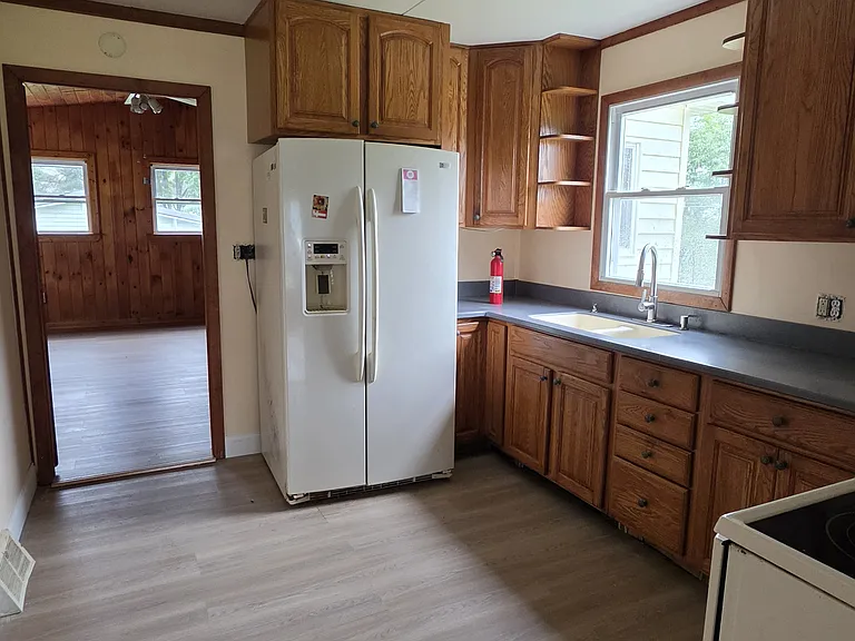 21 Long Dr — Photo 3