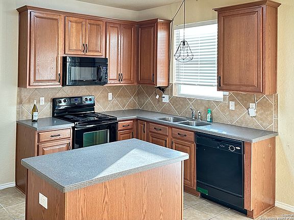 2nd image of 5519 Caraway Bend