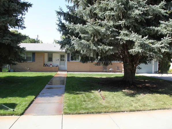 1813 Hoover St, Lexington, NE 68850