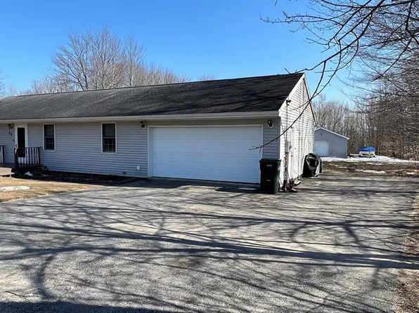 17 Gregory St, Dannemora, NY 12929