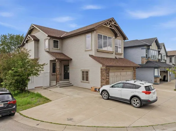 290 NE Valleyview Ct SE, Calgary, AB T2B 0K7