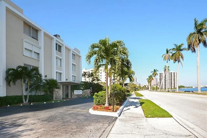 1601 S Flagler Dr #102O — Photo 3