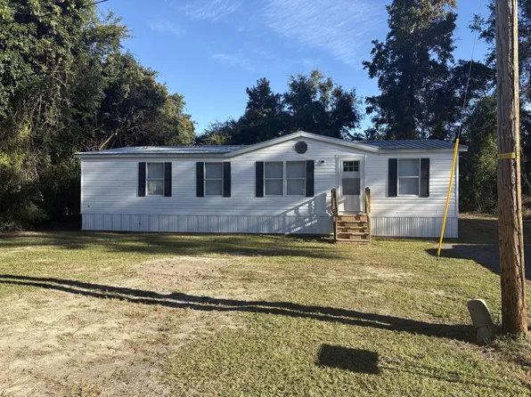 925 Salters St, Lake City, SC 29560