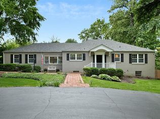 9540 Old Bonhomme Rd, Saint Louis, MO 63132