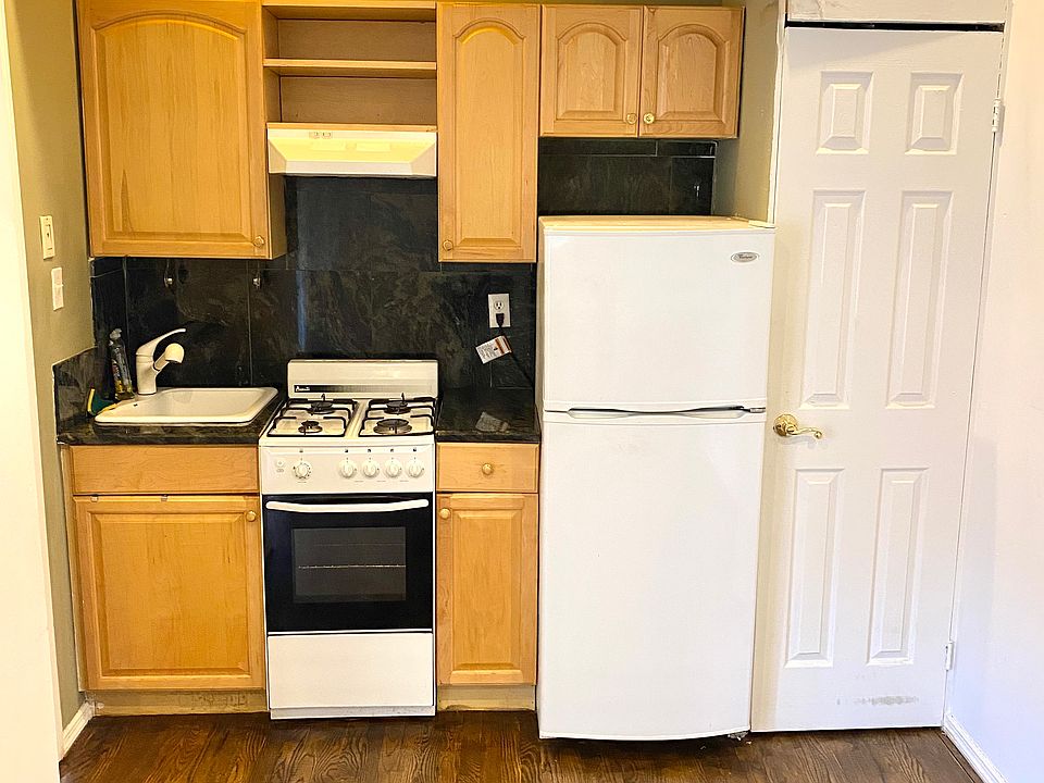 2nd image of 82 W 105th St APT 2j