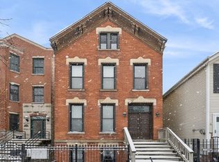 1369 W Crystal St APT 2, Chicago, IL 60642