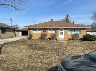 5622 W Allerton Ave, Greenfield, WI 53220