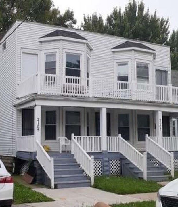 1st image of 2105 W 93rd St
