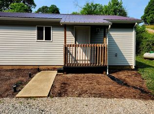1677 Congress Rd, Belpre, OH 45714