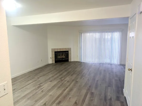 71 Village Circle Dr, Lompoc, CA 93436