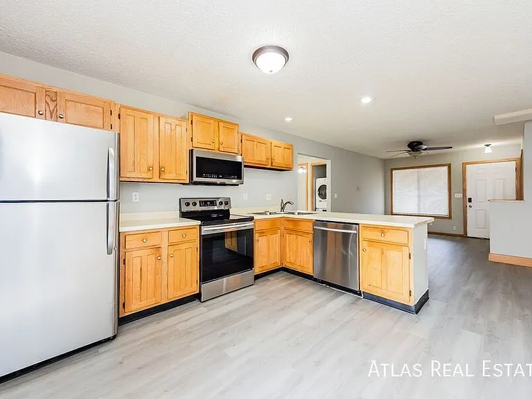 831 Bennett Ave #C — Photo 1