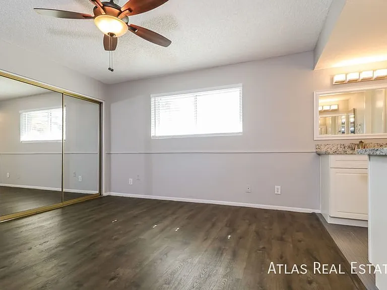 1323 W Rosemonte Dr — Photo 8