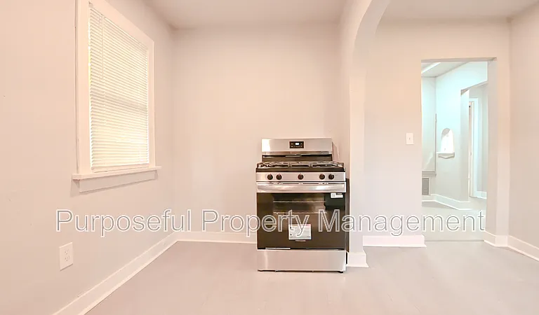 2201 Glen Ellyn St — Photo 14