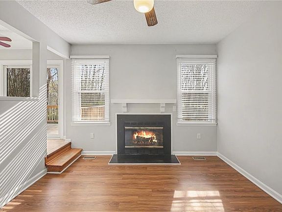 4th image of 4031 Sherry Ct