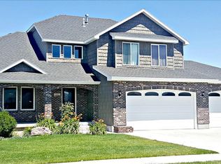 3885 E Willow Ridge Dr, Ammon, ID 83406