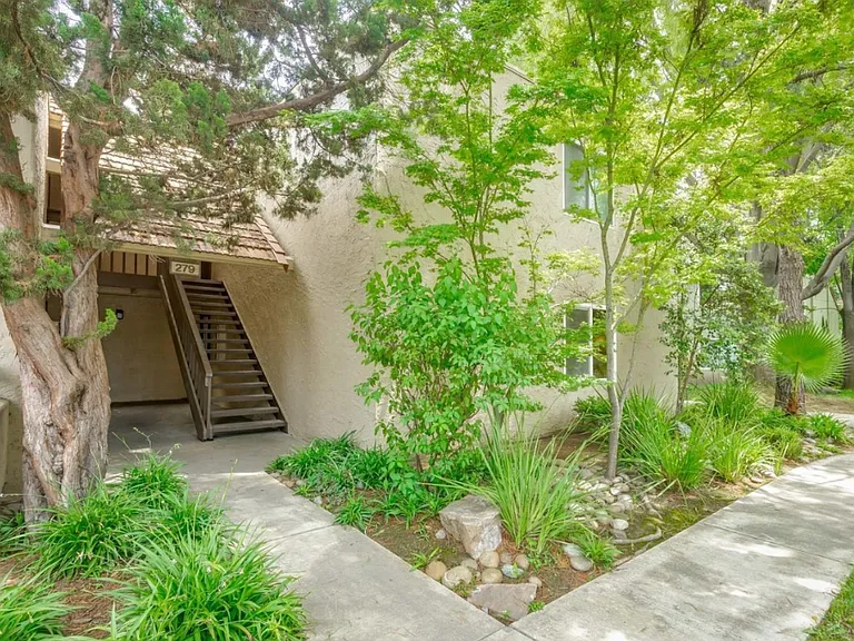 279 Tradewinds Dr #8 — Photo 22