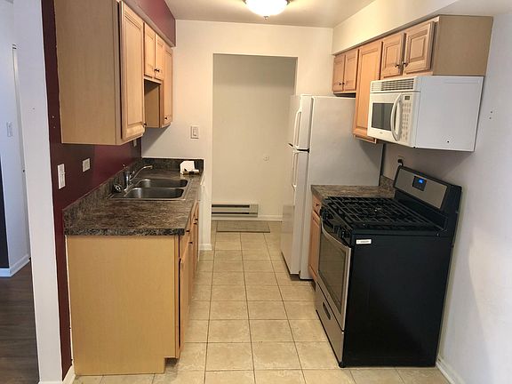 3rd image of 1905 W Hatherleigh Ct APT 2D