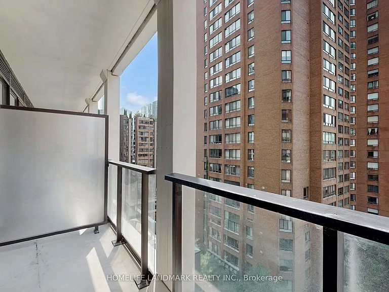 20 Edward St #616 — Photo 32