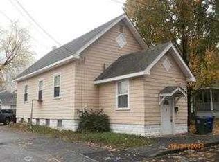 40 Rochester St, Westbrook, ME 04092