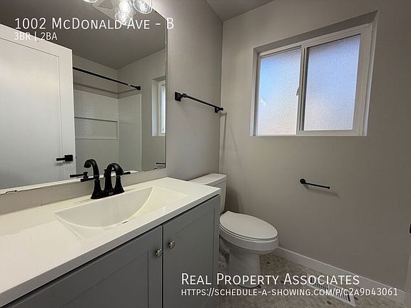 4th image of 1002 McDonald Ave #B
