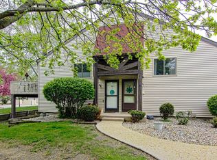 1194 Millpond Rd, Valparaiso, IN 46385