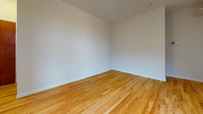 Rented by Bond New York | media 4