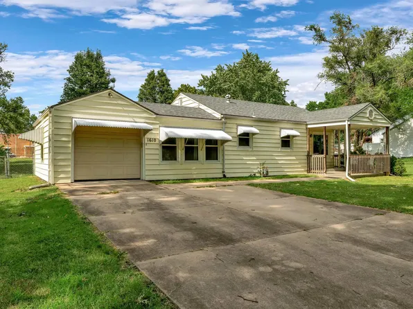 1610 SW 33rd St, Topeka, KS 66611