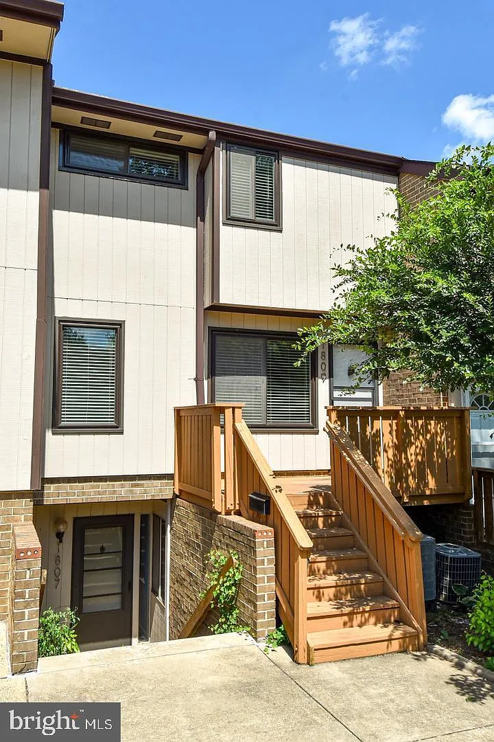 Building Photo - 1809 Westwind Way #56