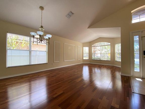 4th image of 10033 Silmarien St