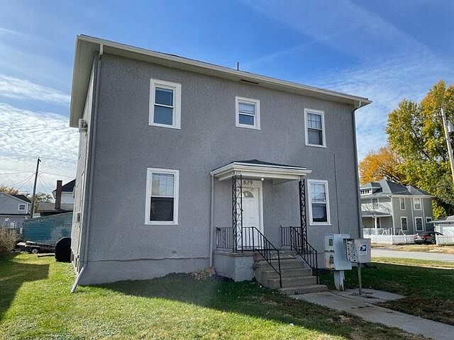 1st image of 829 6th Ave
