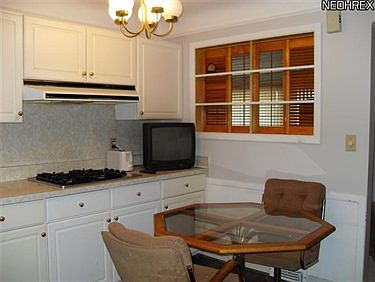 4th image of 23542 Hillcroft Dr