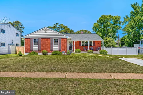 280 Mackintosh Dr Photo 1