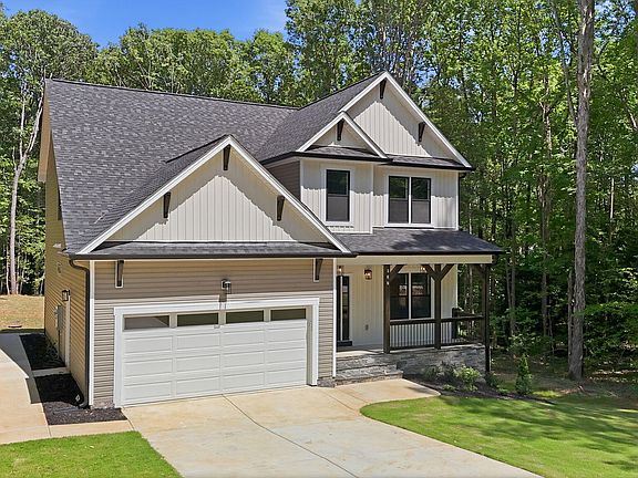 3rd image of 627 Shawnee Dr