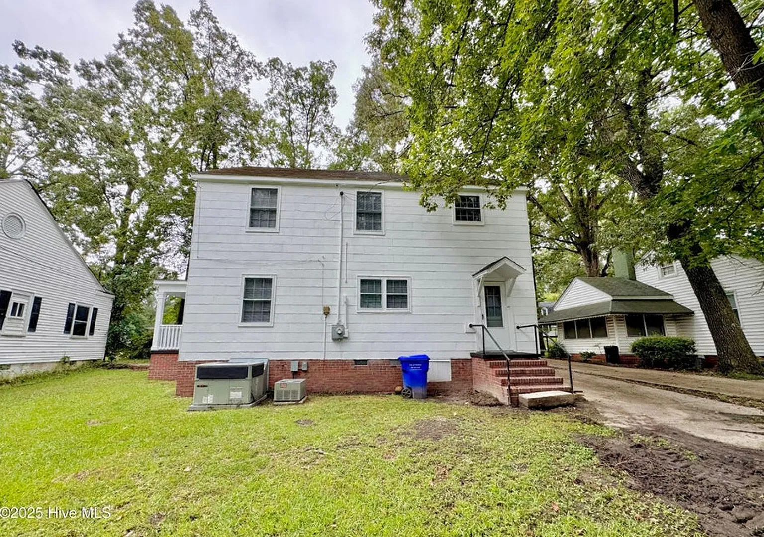 306 Wilson Avenue — Photo 3