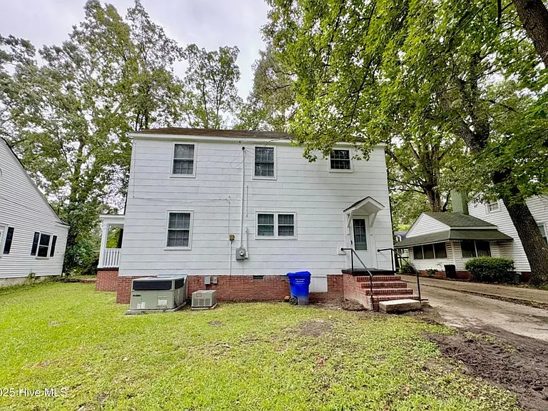 306 Wilson Ave — Photo 3